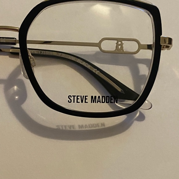 Steve Madden SM Avani Black 53/17/135 Eyeglass Frame & Eyeglass Case - Picture 3 of 7
